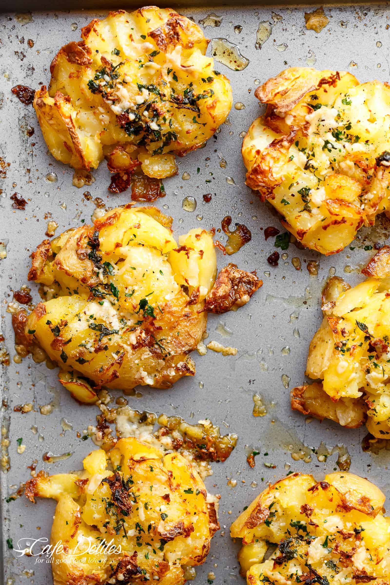 Quick & Easy: Crispy Garlic Parmesan Smashed Potatoes for Busy Nights